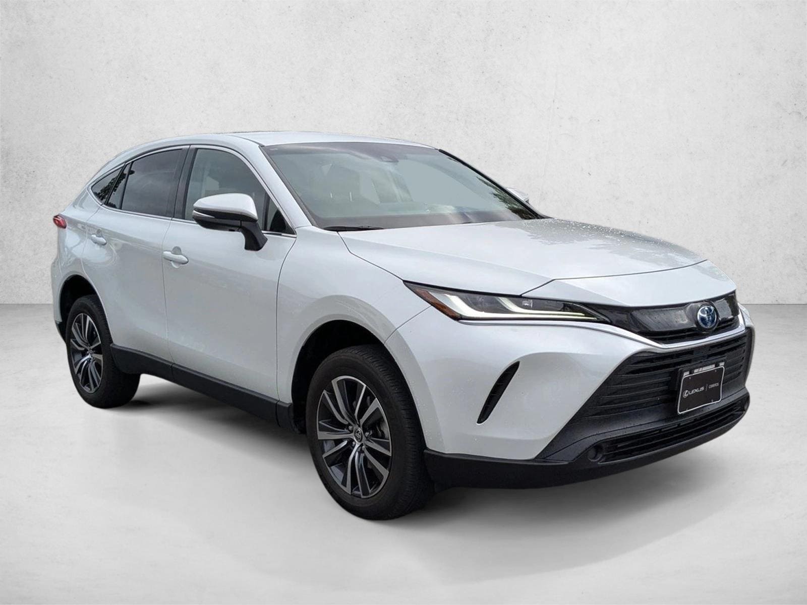 2023 Toyota Venza LE photo 3