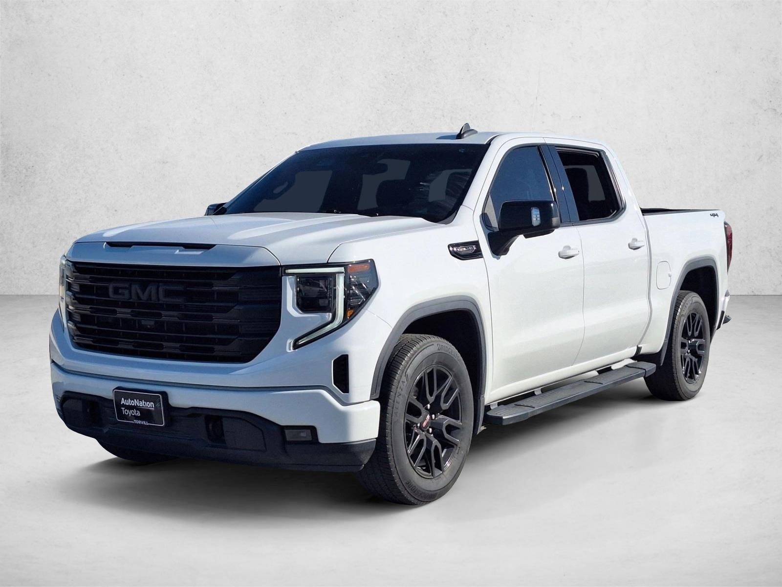2022 GMC Sierra Elevation's photo