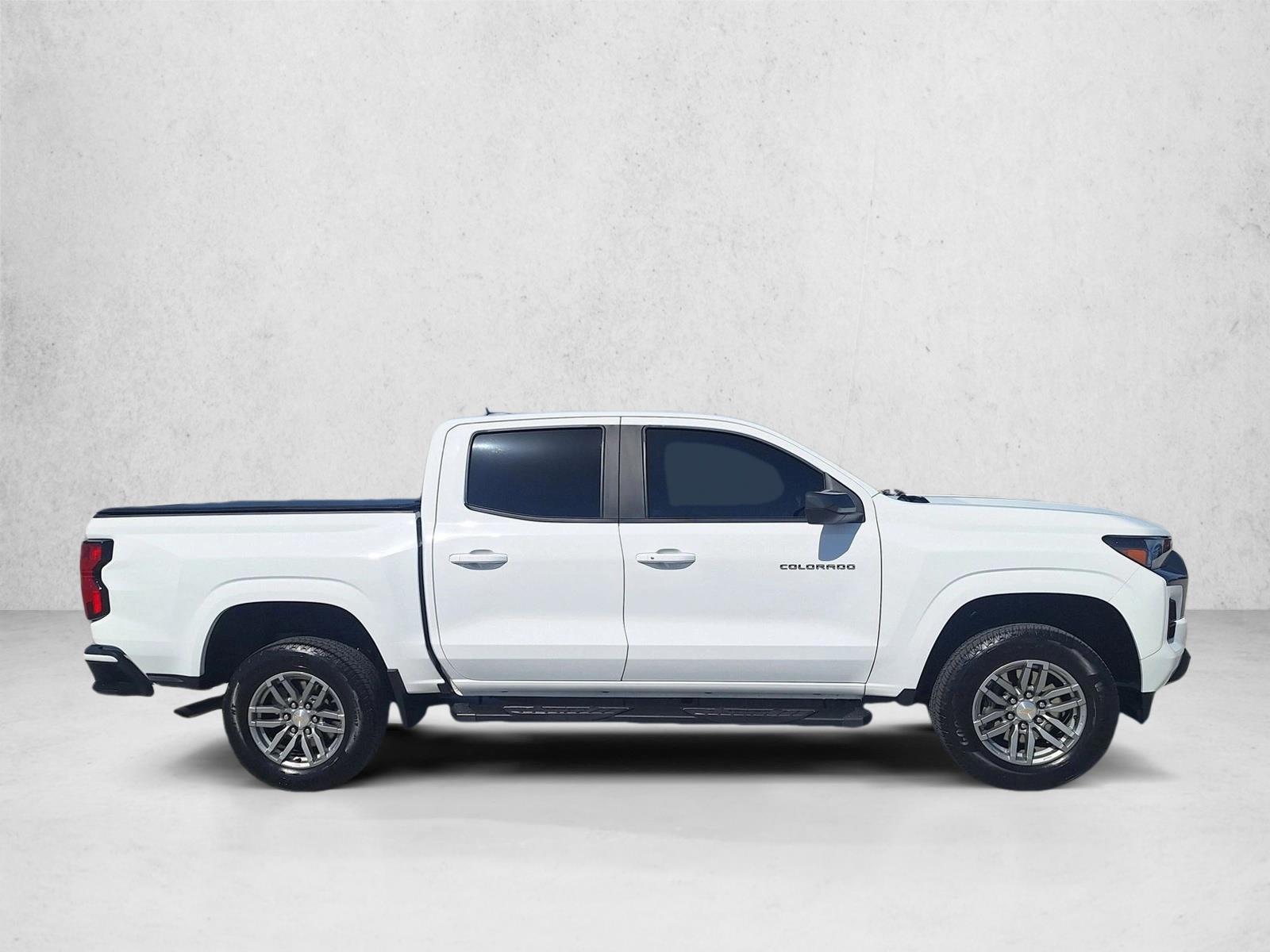 2024 Chevrolet Colorado LT photo 4