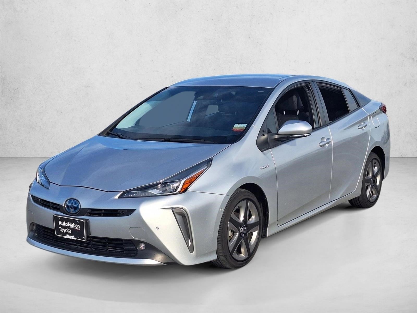 2022 Toyota Prius XLE's photo