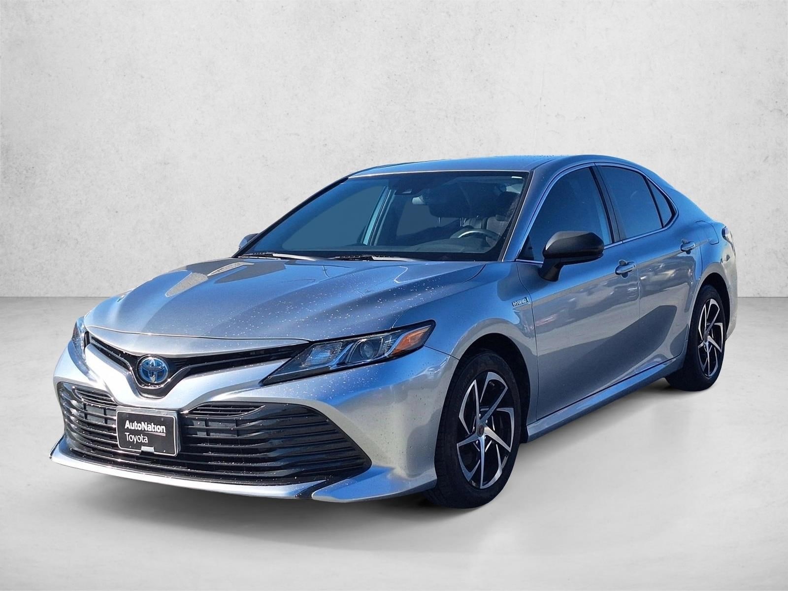 2019 Toyota Camry LE's photo