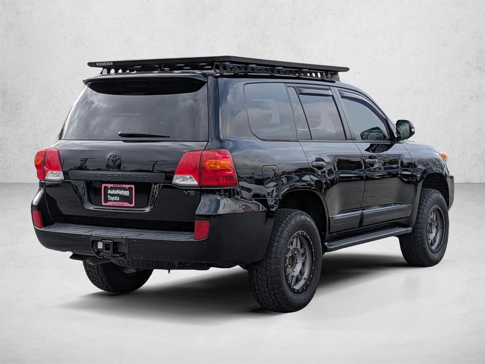 2014 Toyota Land Cruiser V8 photo 4