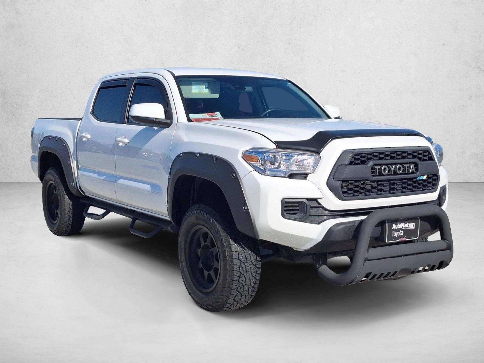 2018 Toyota Tacoma SR photo 3