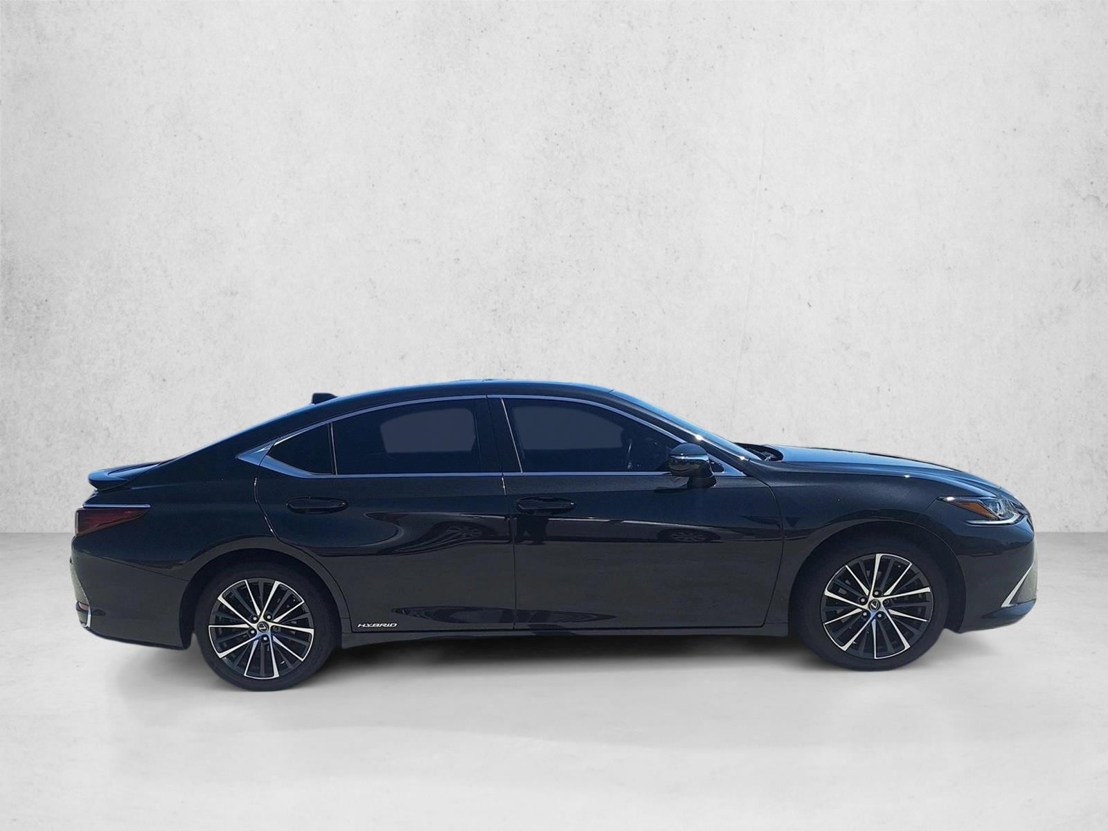 2022 LEXUS ES 300h photo 4