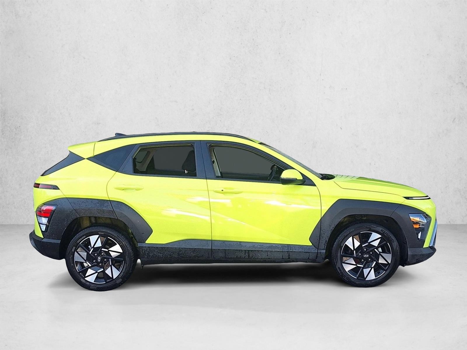 2025 Hyundai Kona SEL photo 4