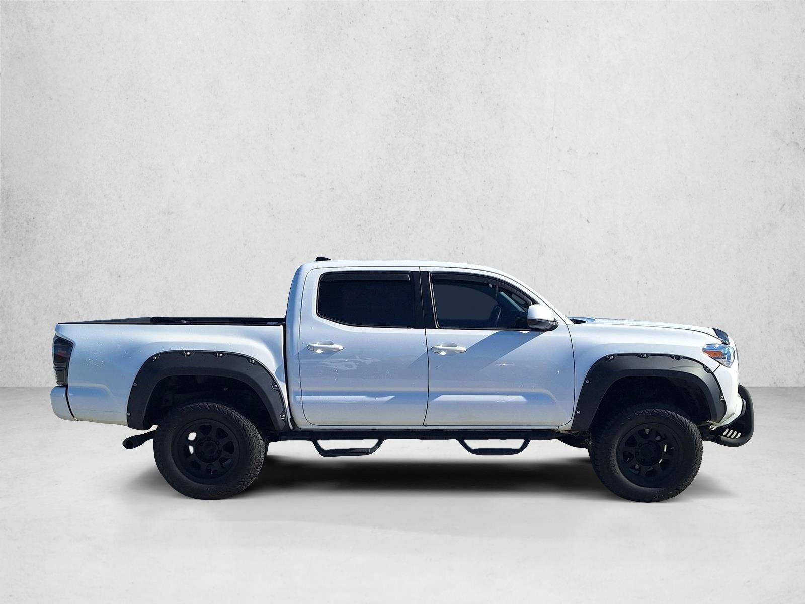 2018 Toyota Tacoma SR photo 4