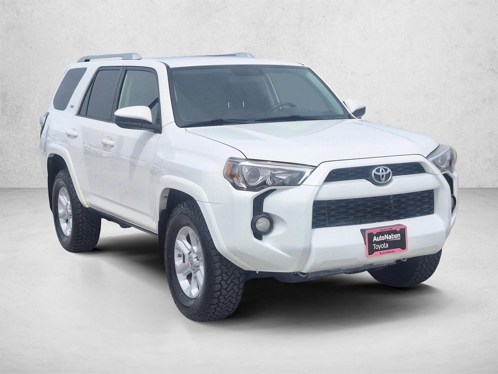 2016 Toyota 4Runner SR5 photo 3