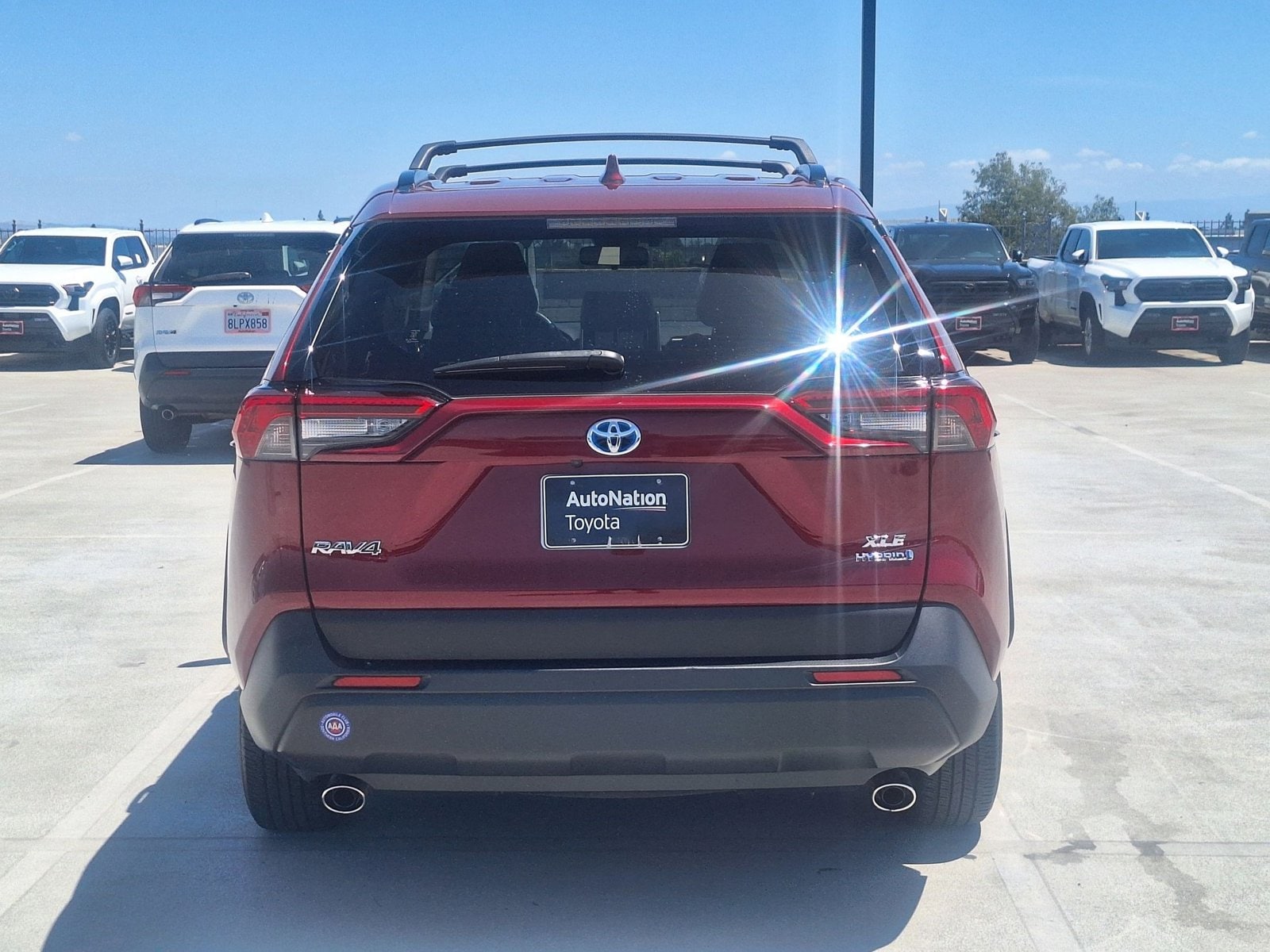 2023 Toyota RAV4 Hybrid XLE photo 6