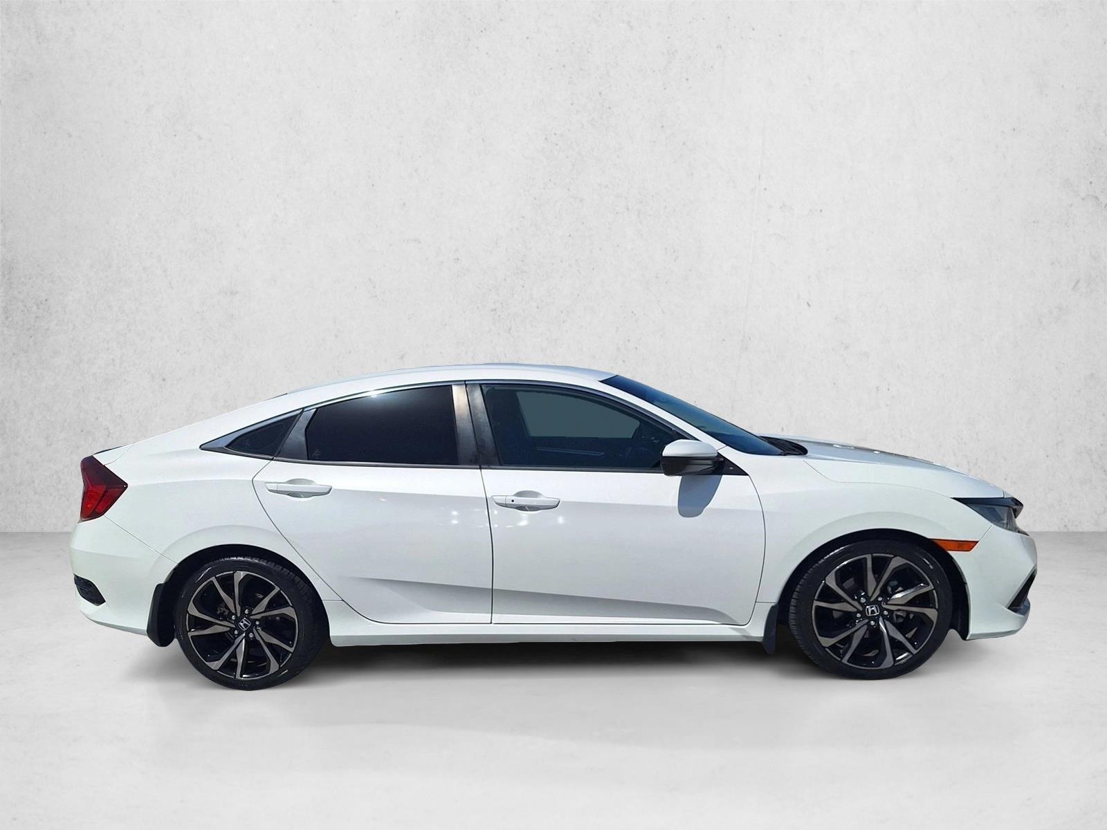 2019 Honda Civic Sport photo 4
