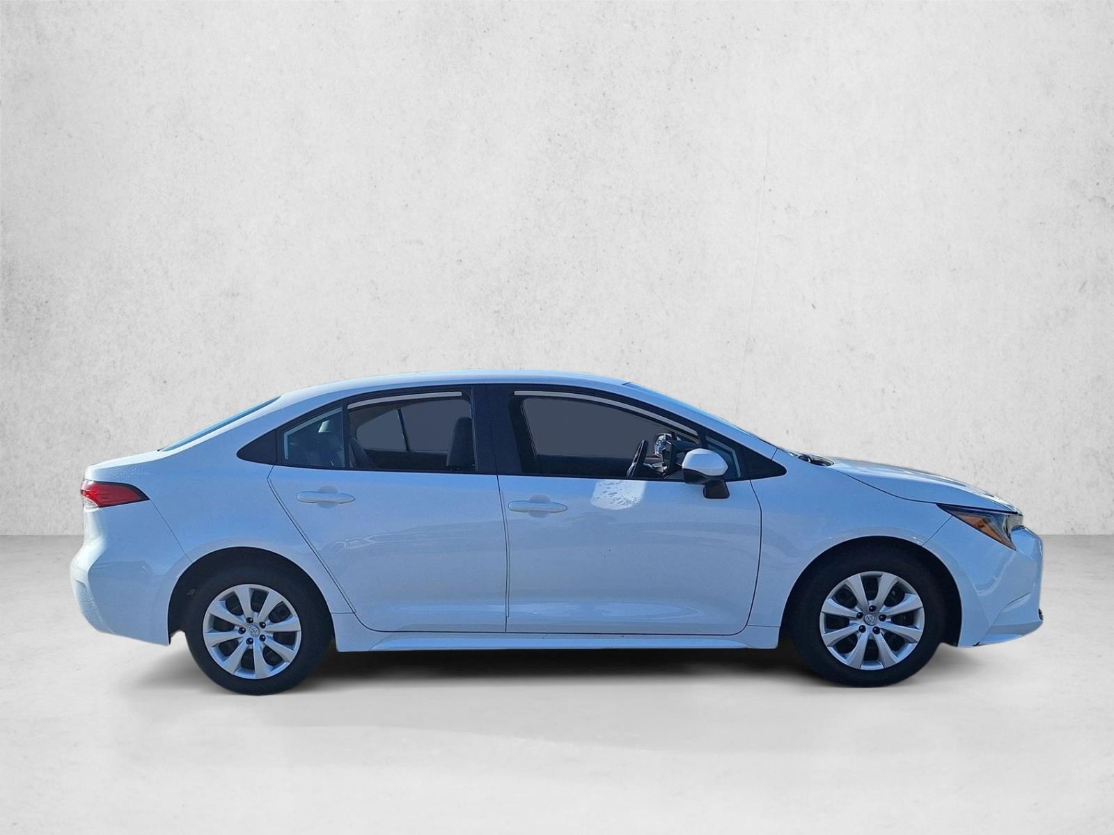 2024 Toyota Corolla LE photo 4
