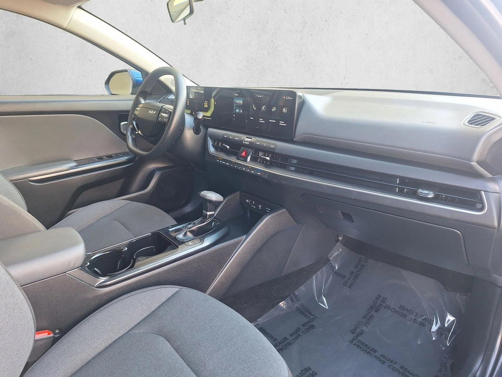 2025 Kia K4 LXS - Photo 20