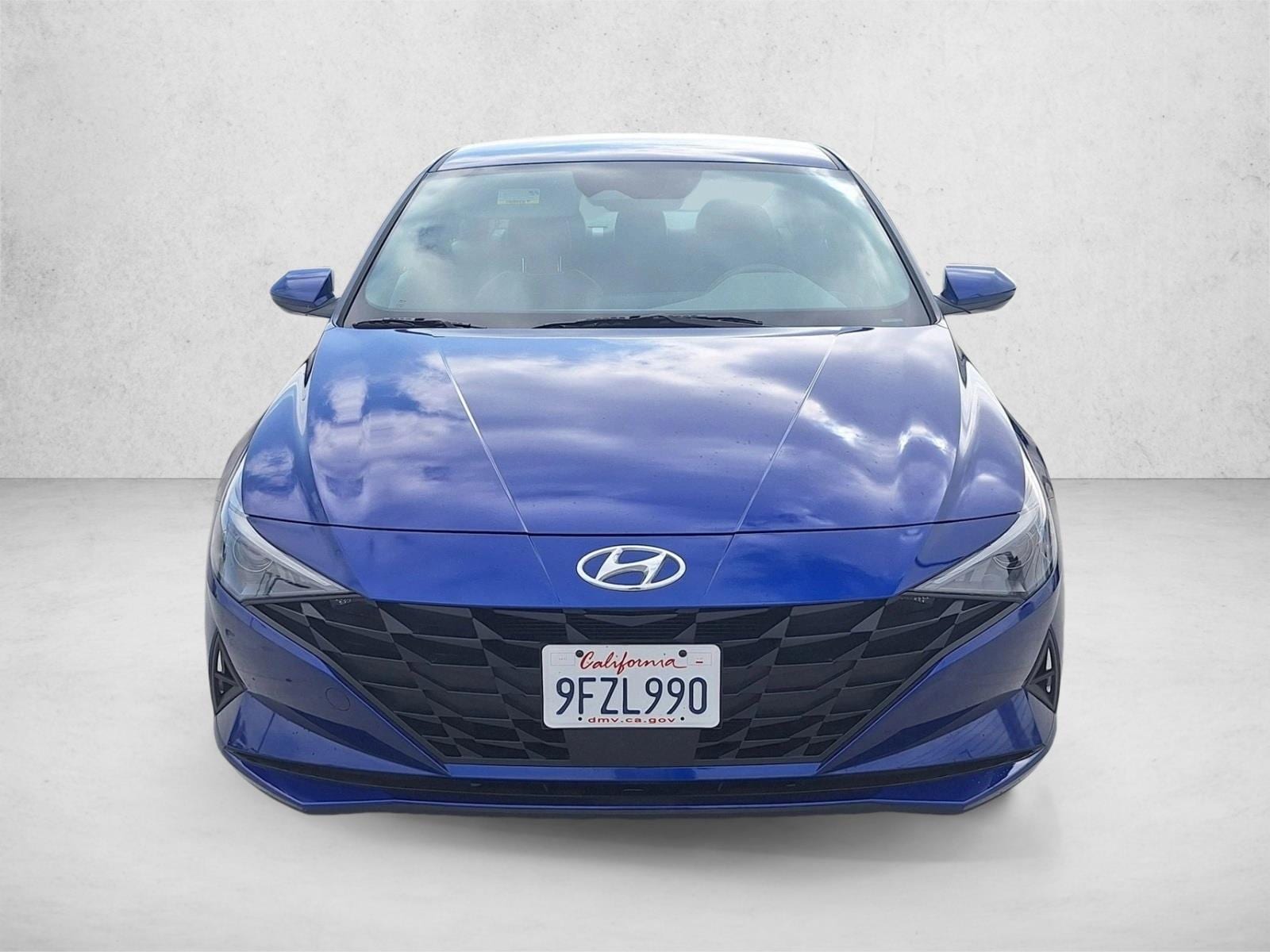 2023 Hyundai Elantra SEL photo 2