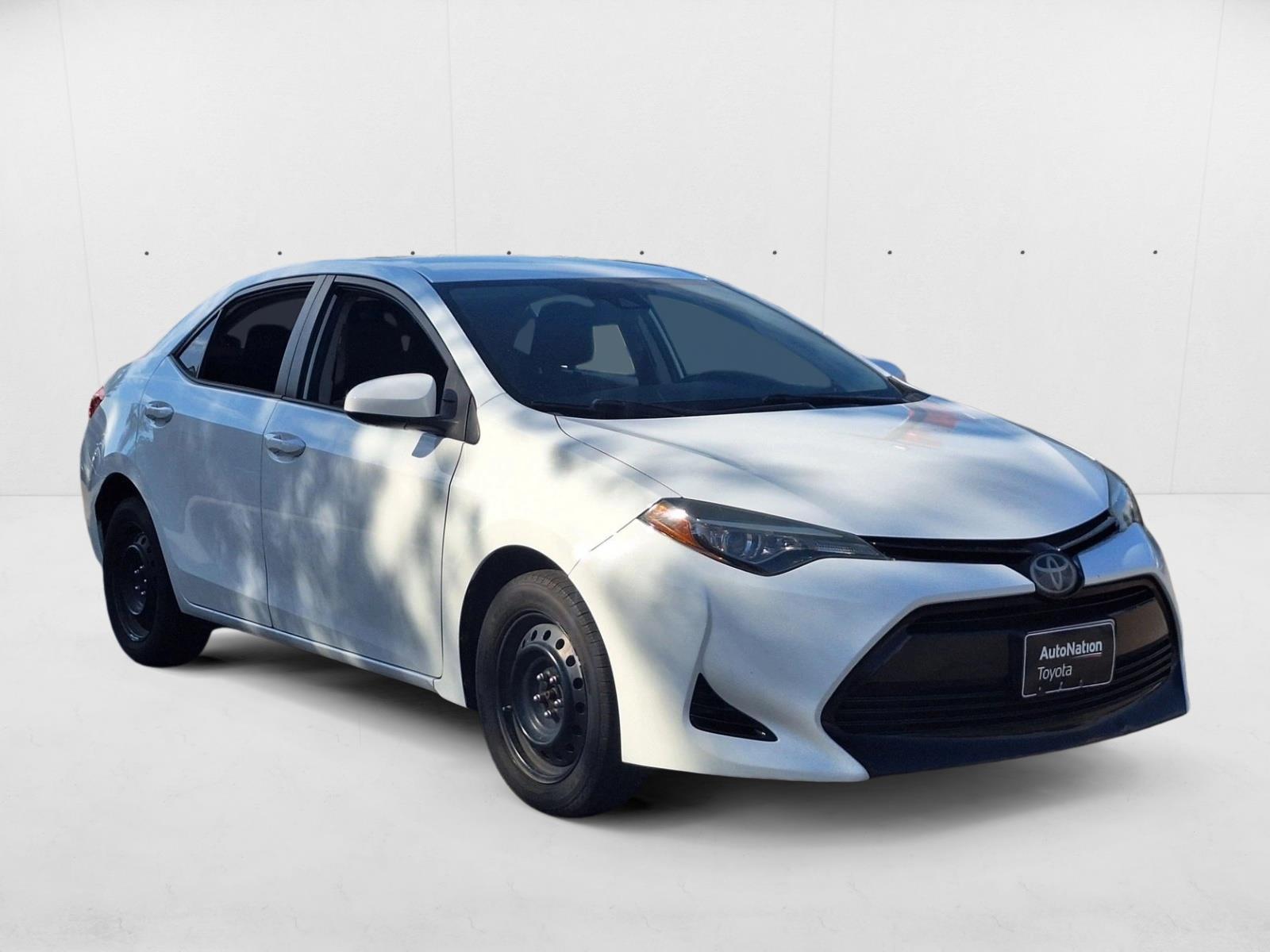 2017 Toyota Corolla LE photo 2