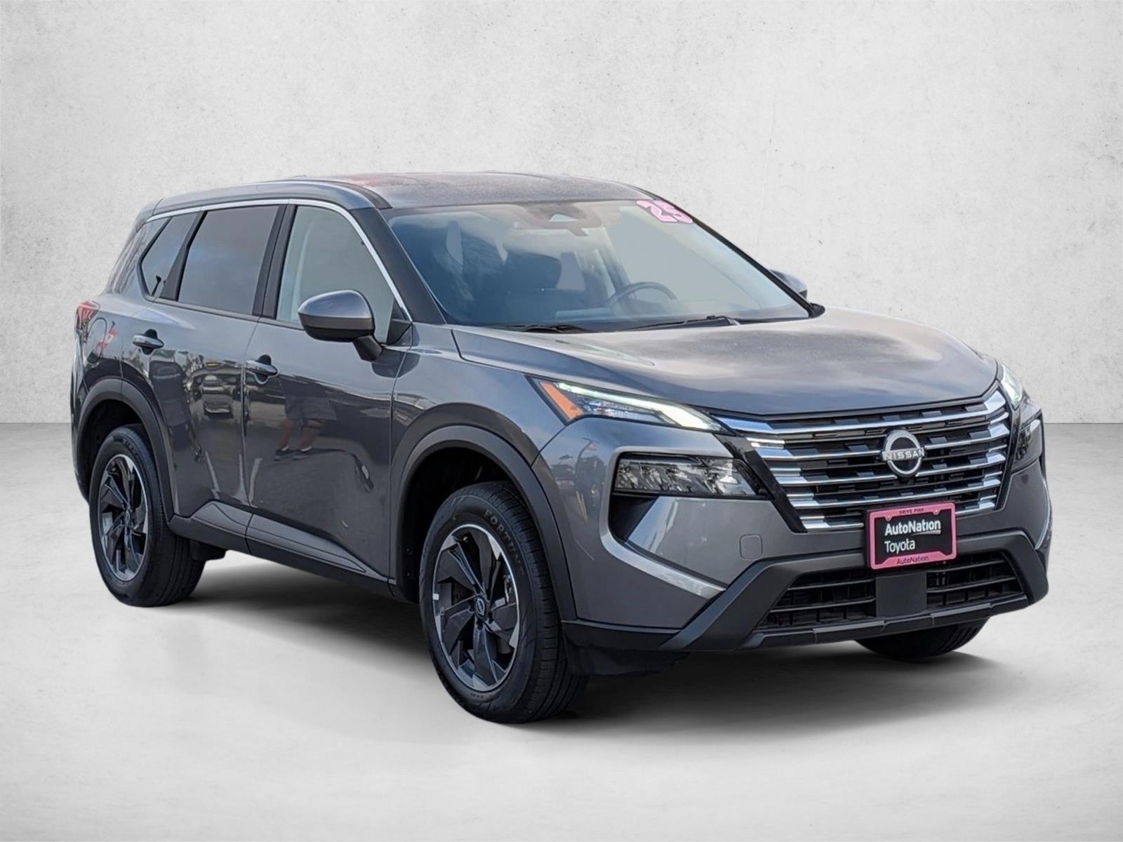 2025 Nissan Rogue SV photo 2
