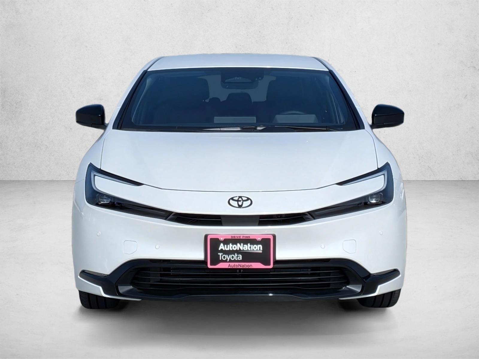 2025 Toyota Camry SE photo 6