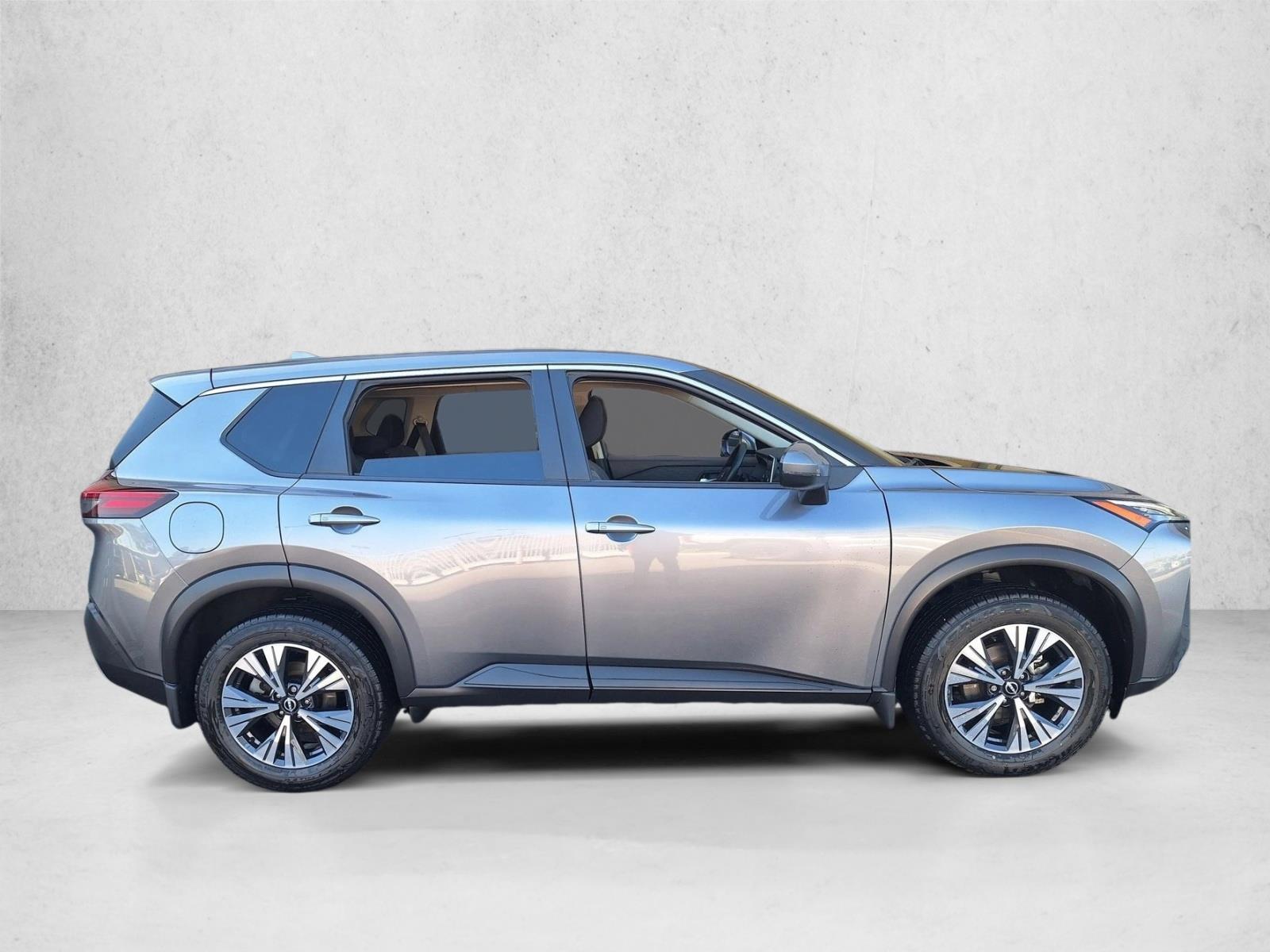 2023 Nissan Rogue SV photo 4