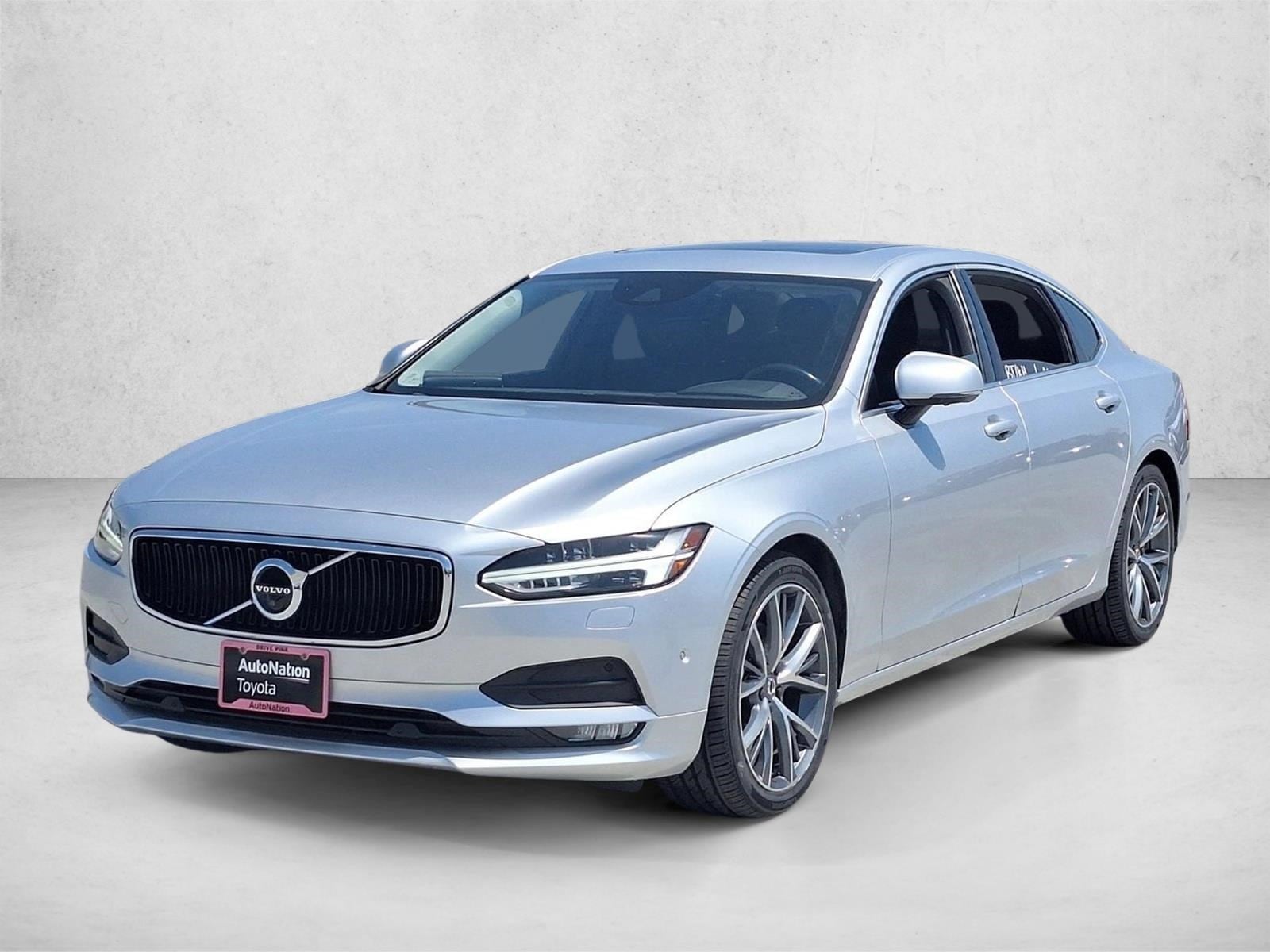 2018 Volvo S90 T5 Momentum AWD's photo