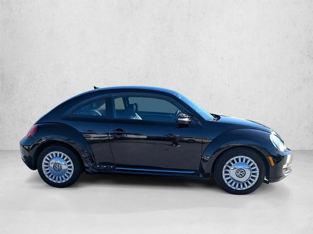 Used 2014 Volkswagen Beetle 1.8T Hatchback