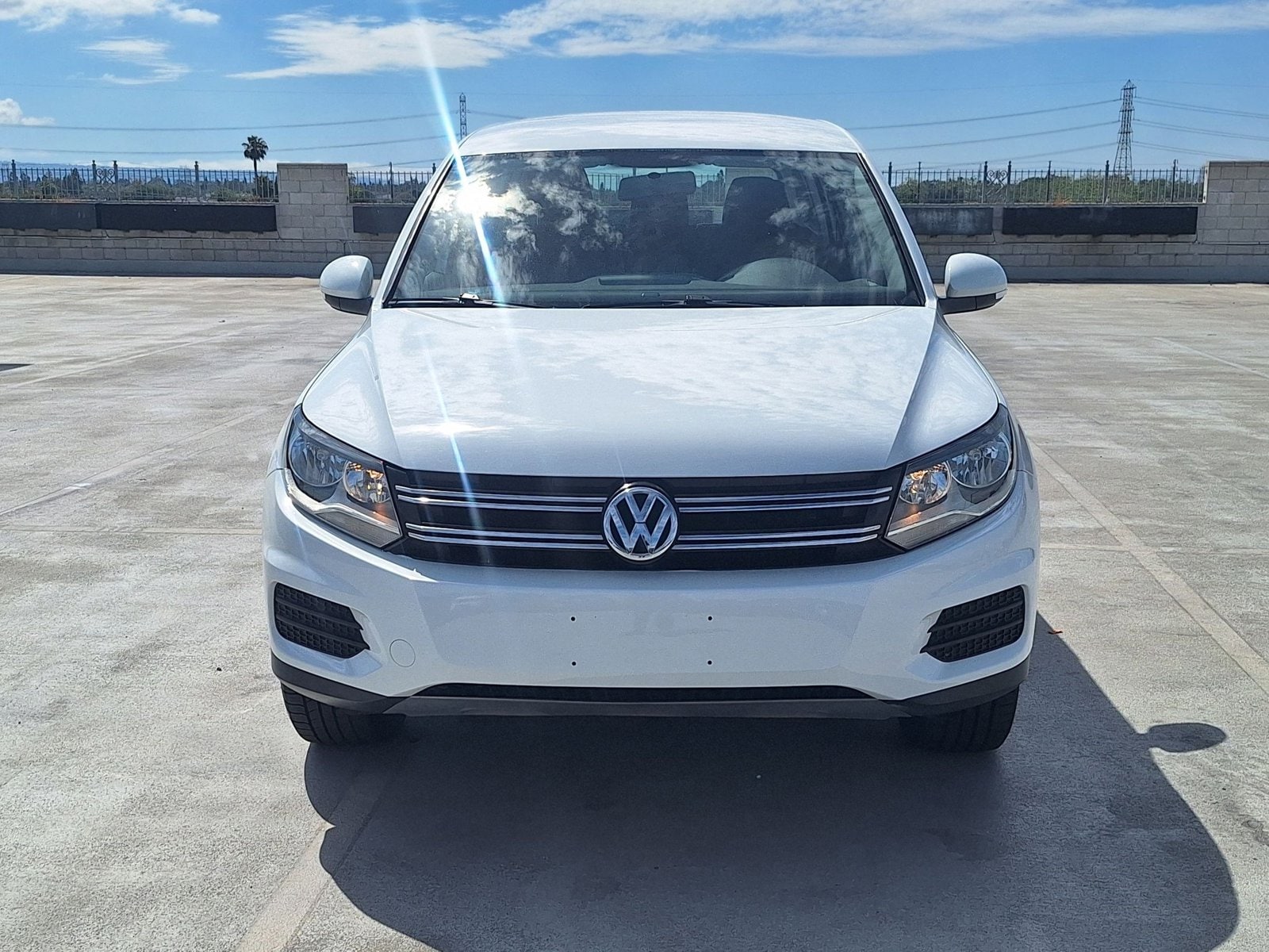 2017 Volkswagen Tiguan 2.0T S photo 2
