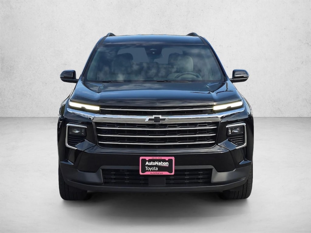 Used 2025 Chevrolet Traverse LT SUV