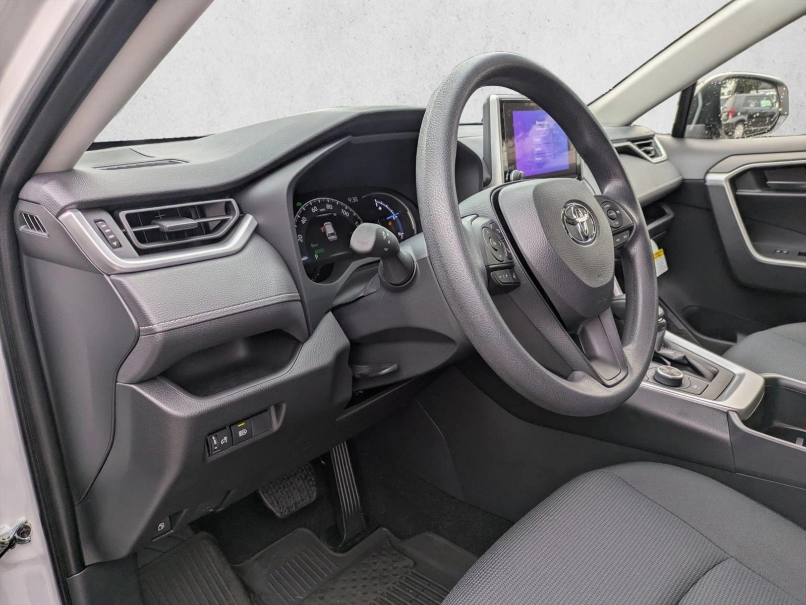 2025 Toyota RAV4 Hybrid LE photo 3