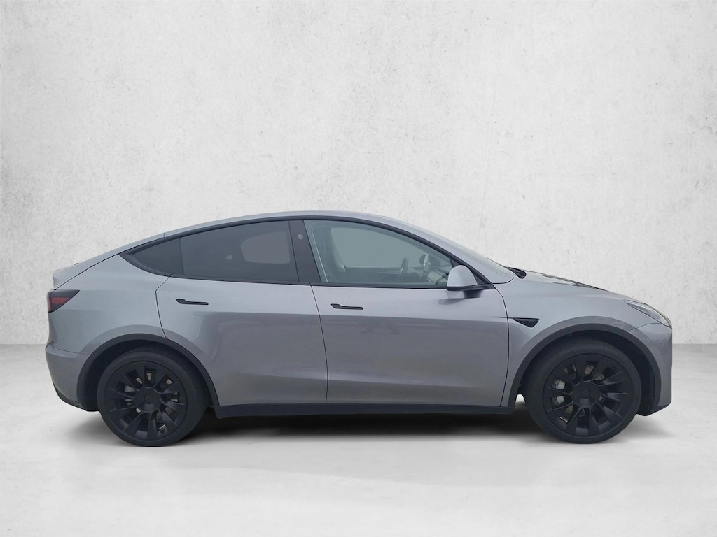 Used 2025 Tesla Model Y Long Range SUV