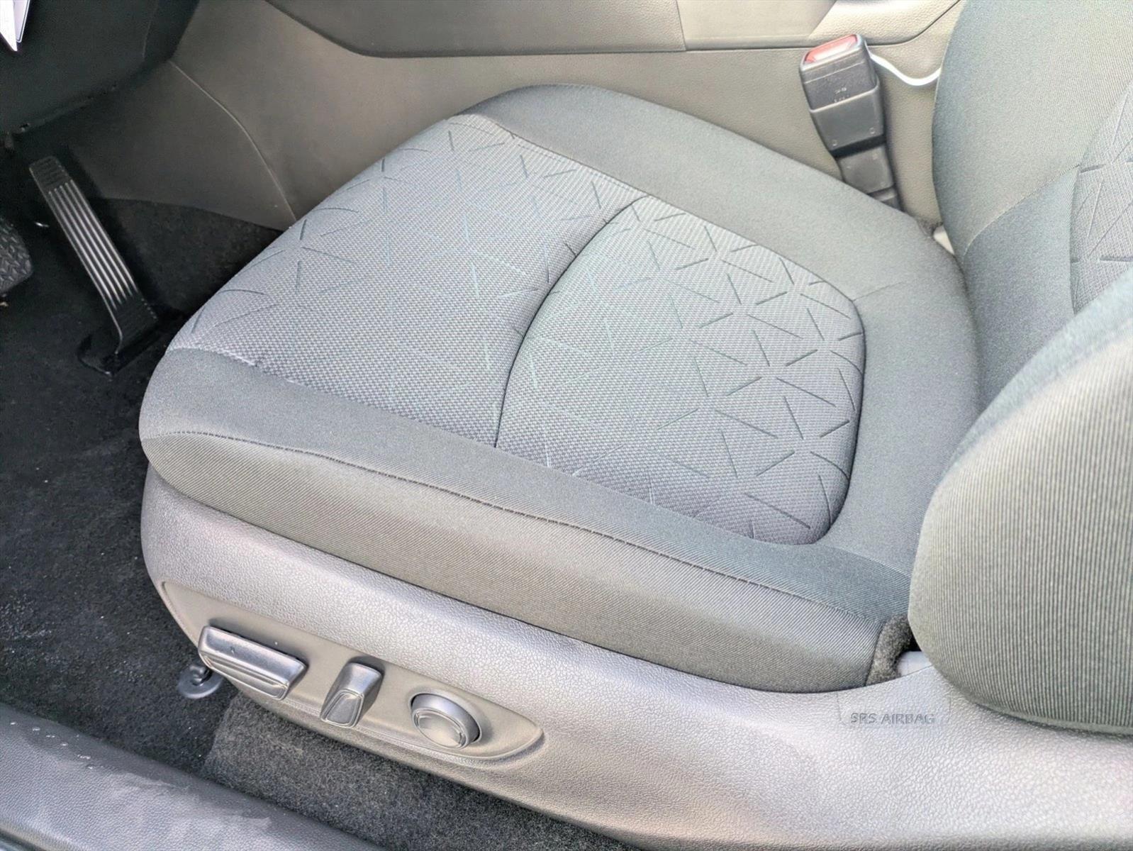 2025 Toyota RAV4 XLE photo 3