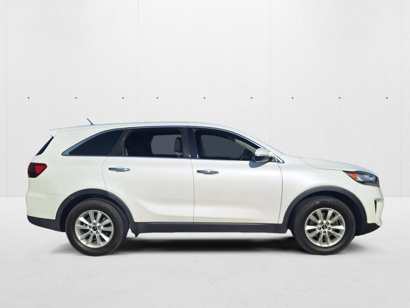 2019 Kia Sorento LX photo 3