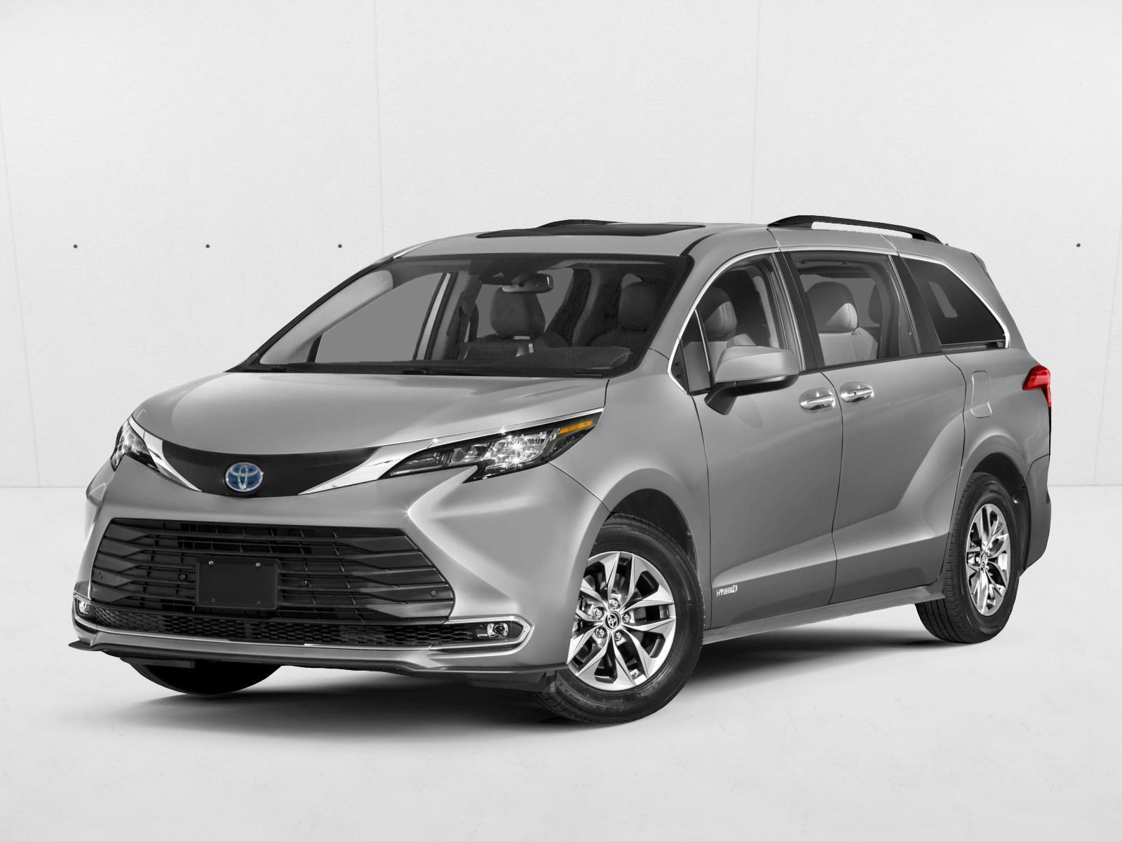 2023 Toyota Sienna XLE's photo