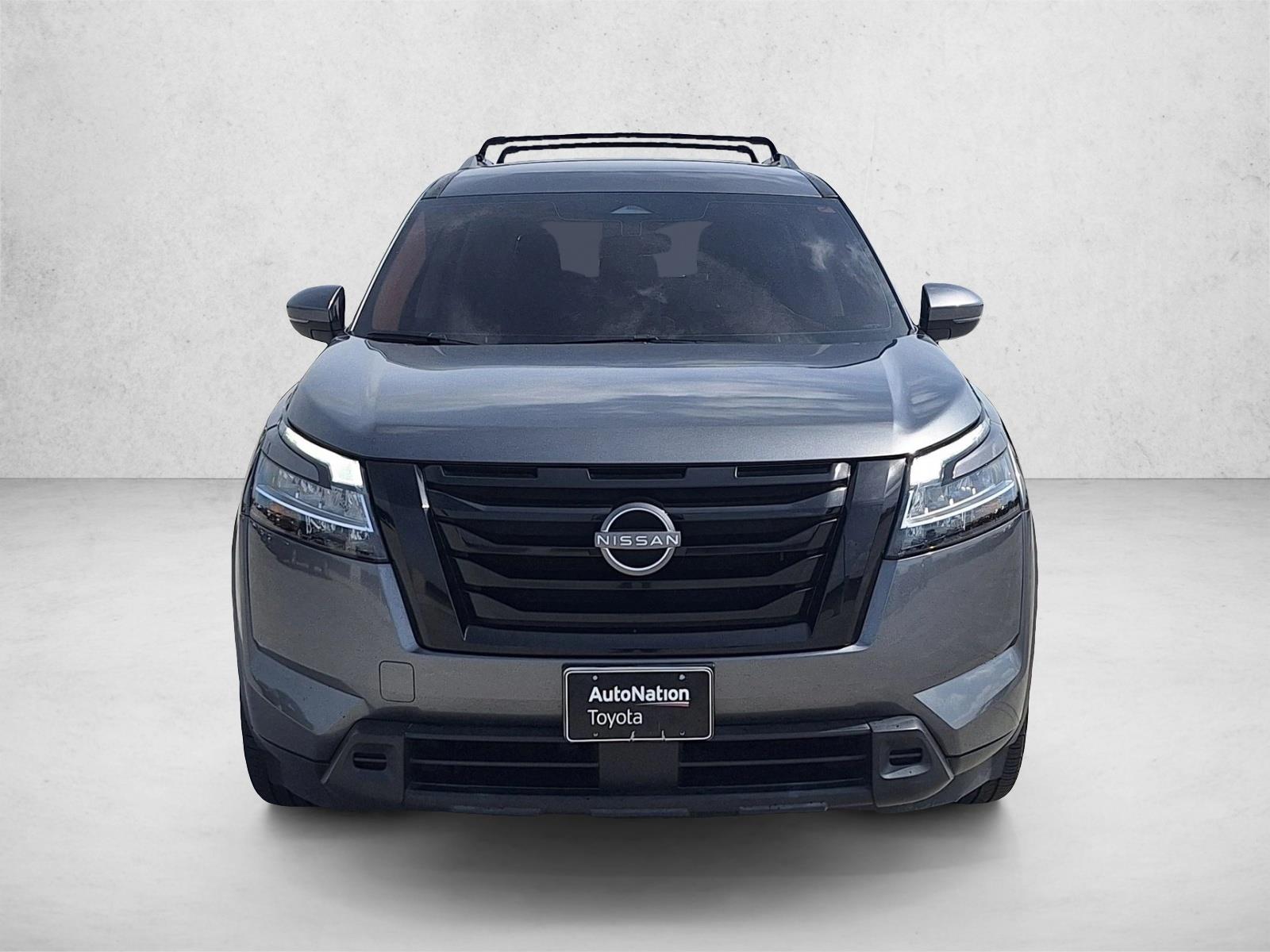 2022 Nissan Pathfinder SV photo 2