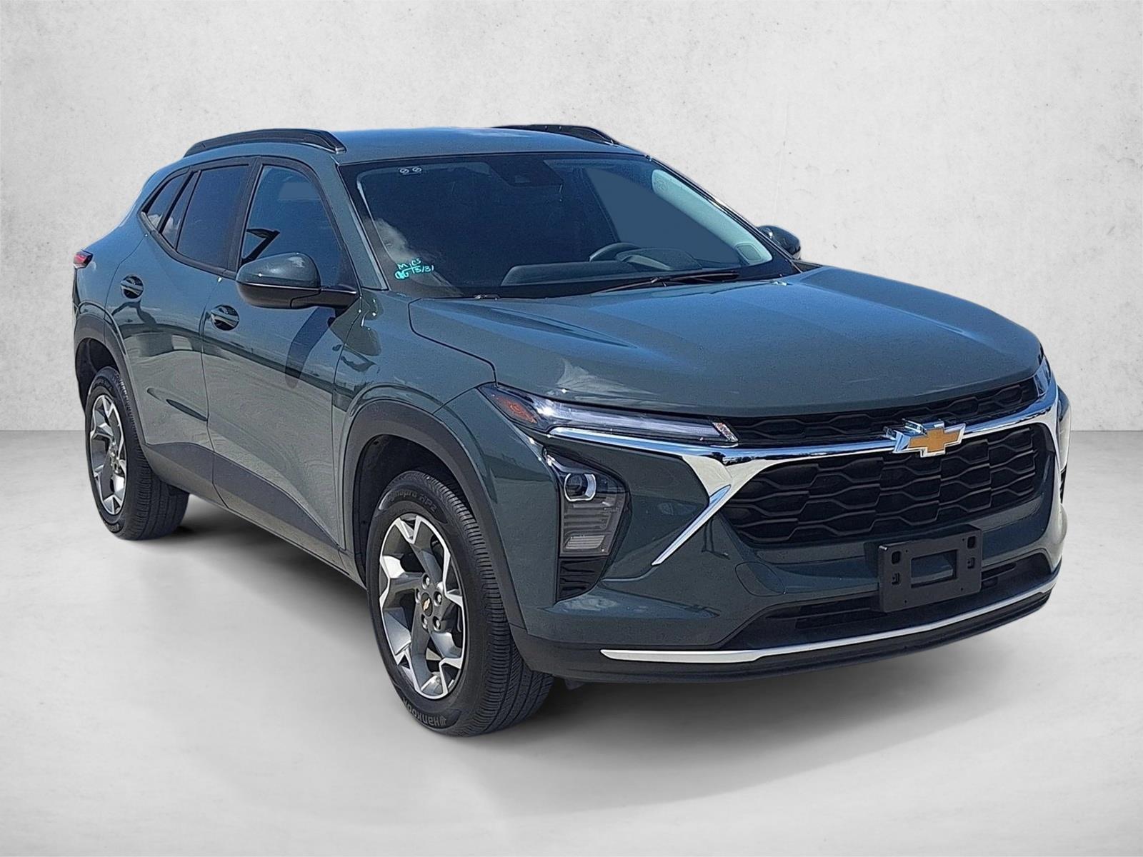 2025 Chevrolet Trax LT photo 3