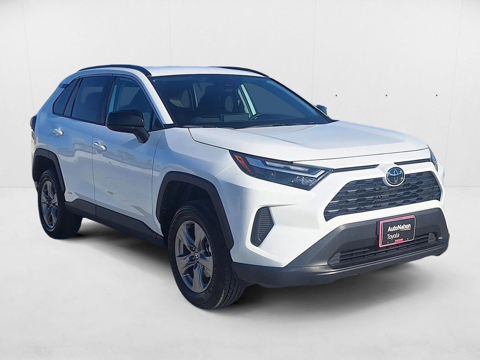 2025 Toyota RAV4 Hybrid LE photo 3