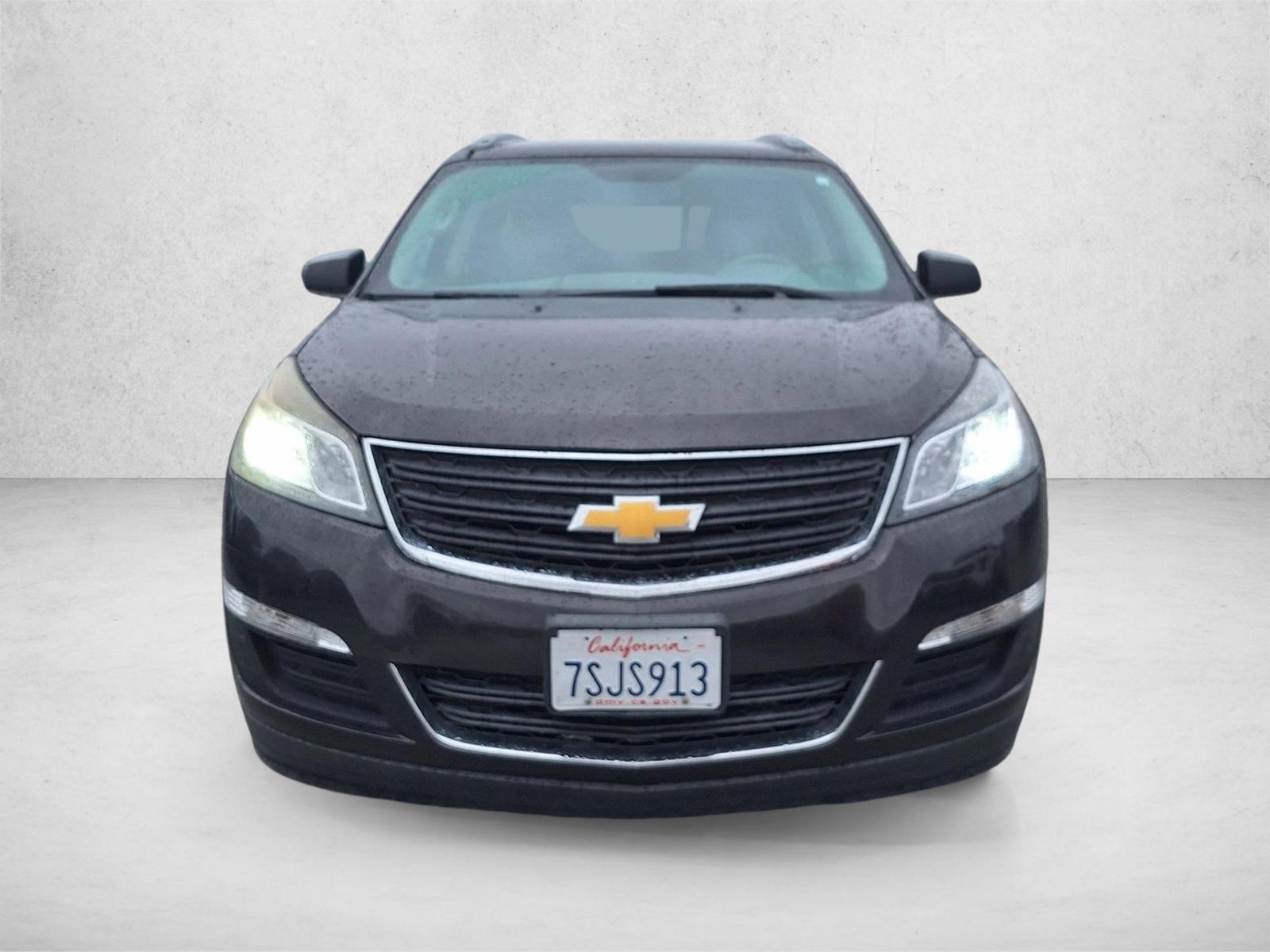 2016 Chevrolet Traverse LS photo 2