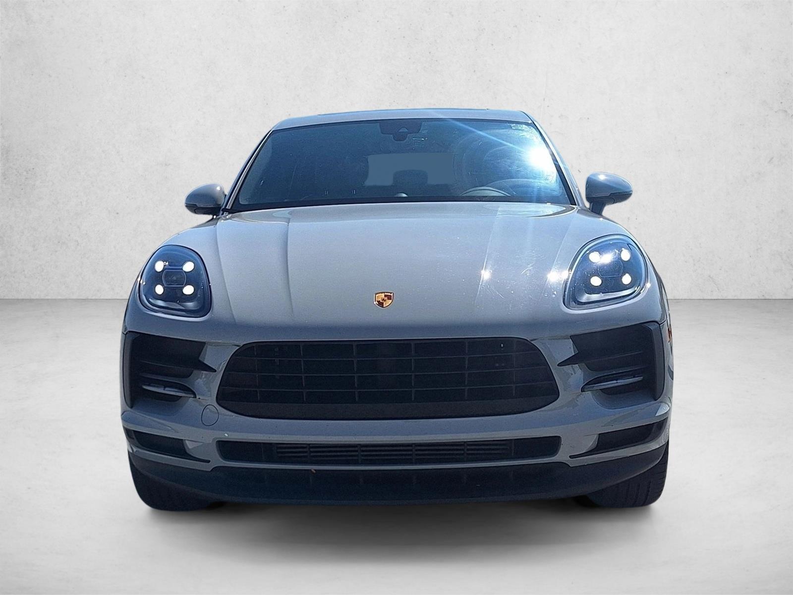 2021 Porsche Macan Base photo 2