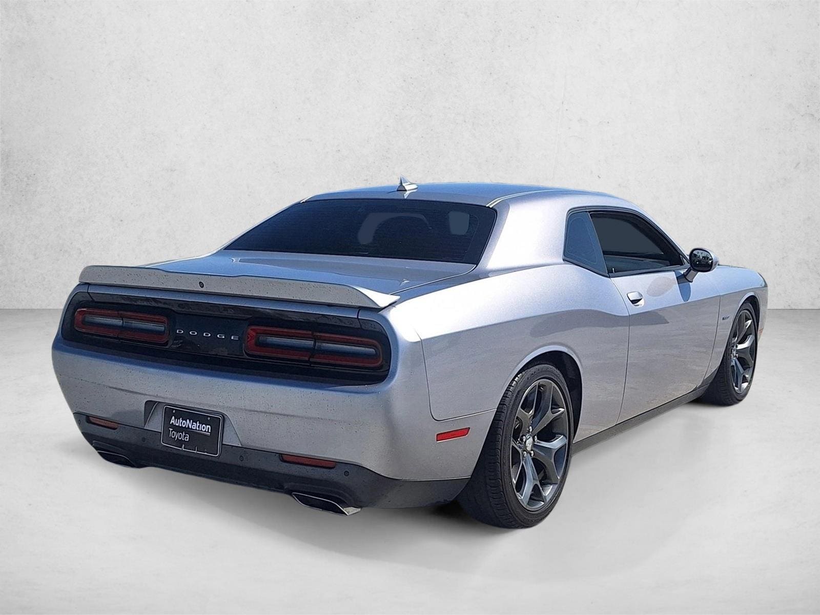2015 Dodge Challenger SXT photo 5
