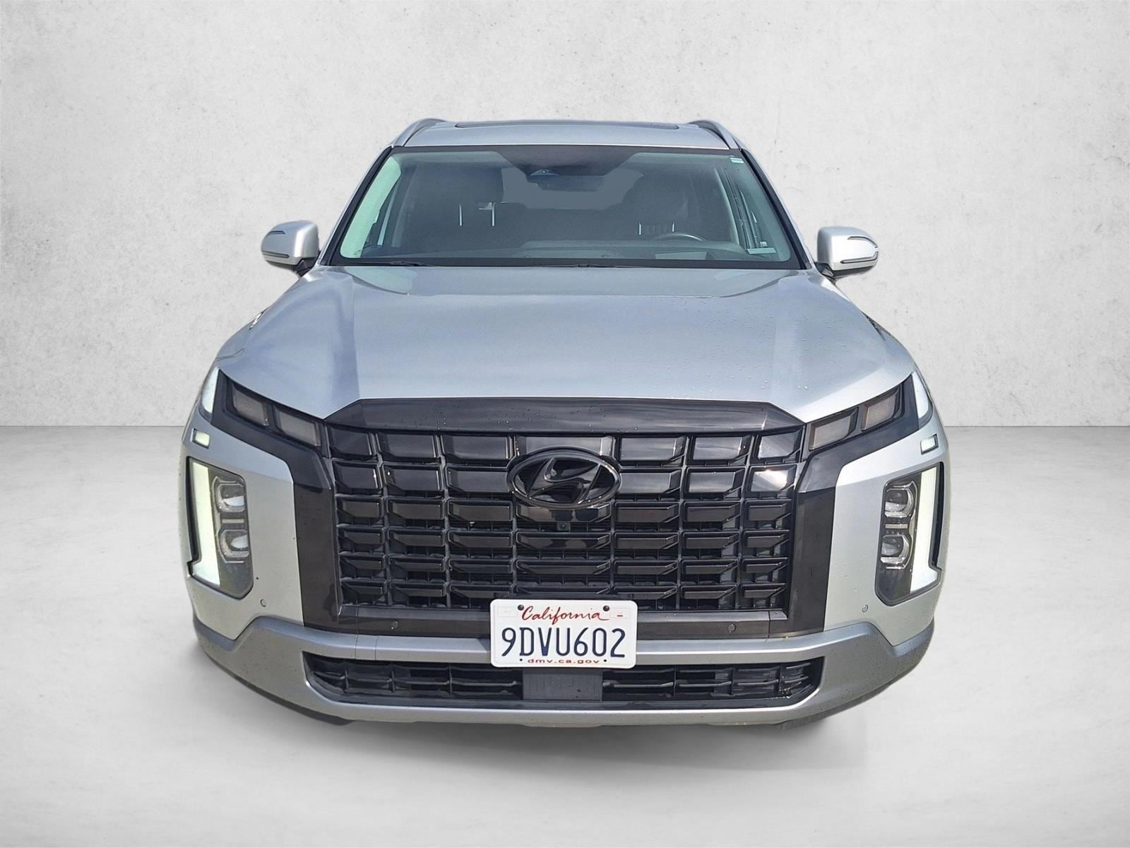 2023 Hyundai Palisade Limited photo 2