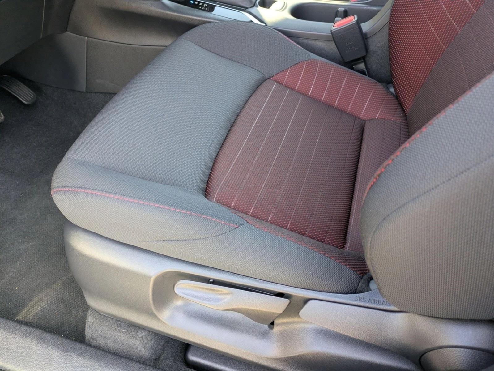 2025 Toyota Corolla Cross XLE XSE photo 3