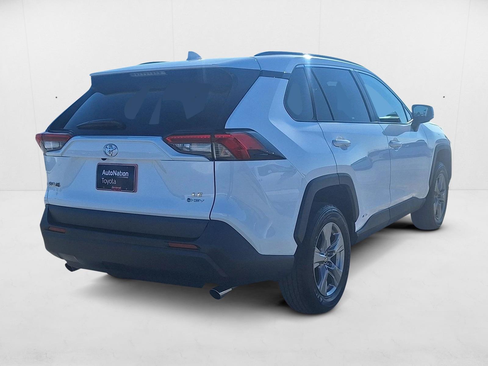 2025 Toyota RAV4 Hybrid LE photo 4