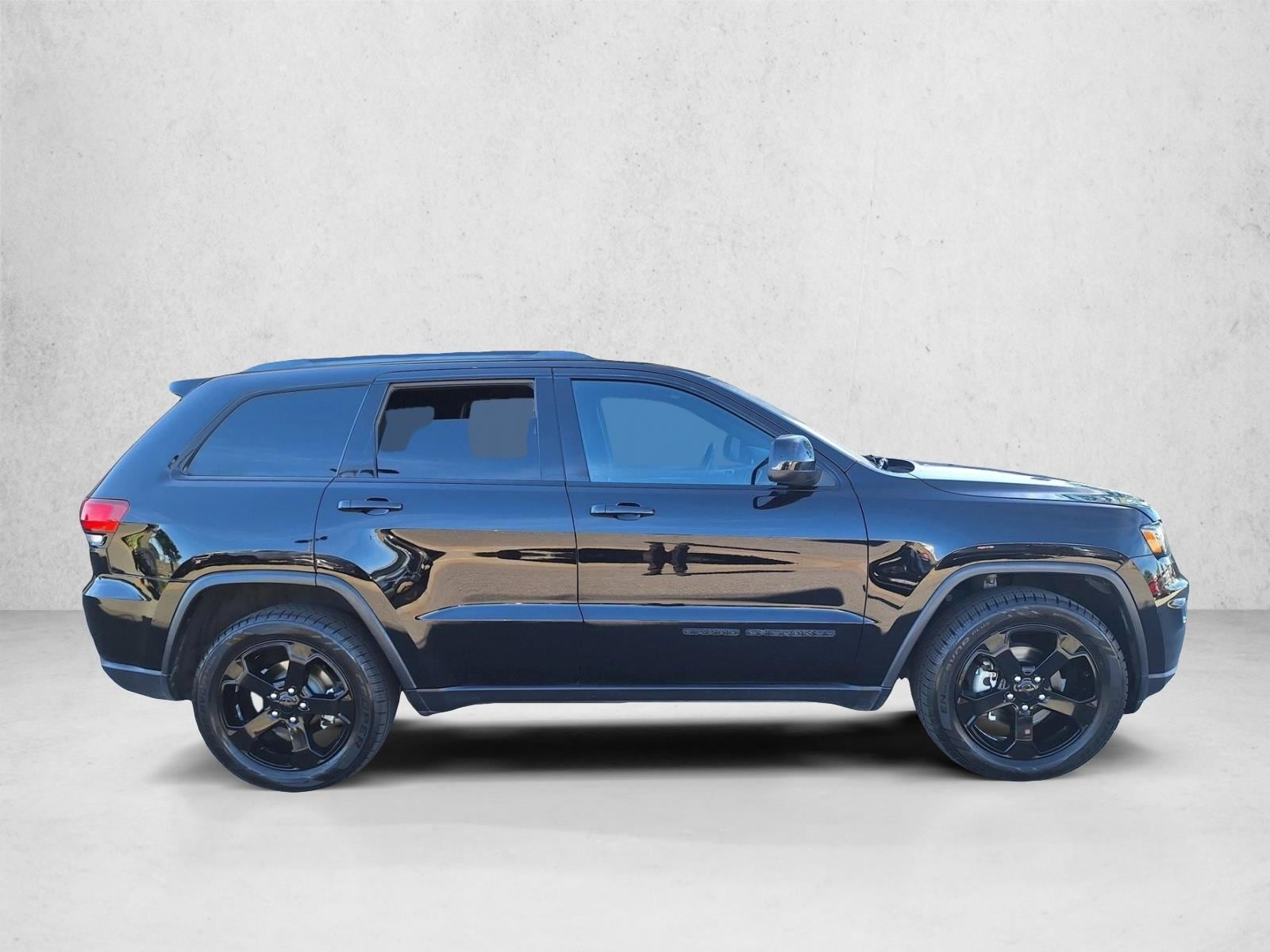 2018 Jeep Grand Cherokee Laredo 4x4 photo 4