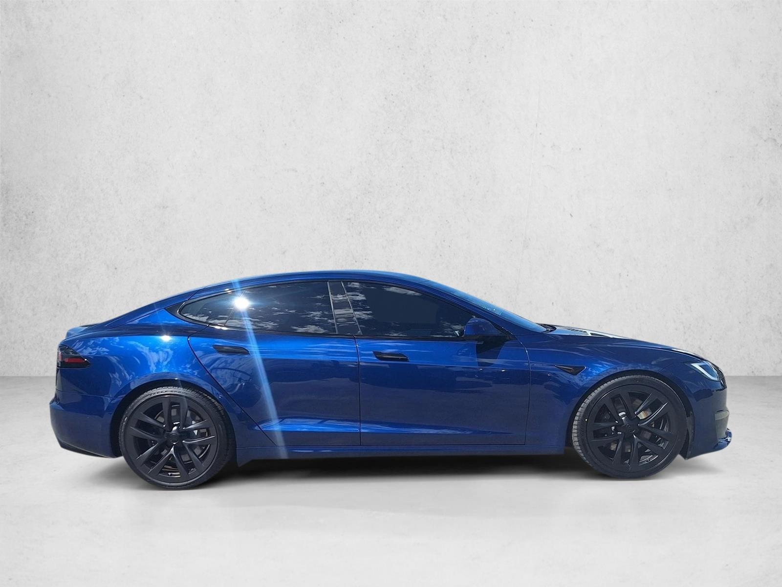 2023 Tesla Model S photo 2