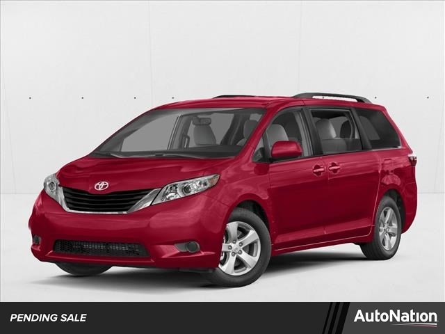 2017 Toyota Sienna LE V6 7-Passenger Access Seat's photo