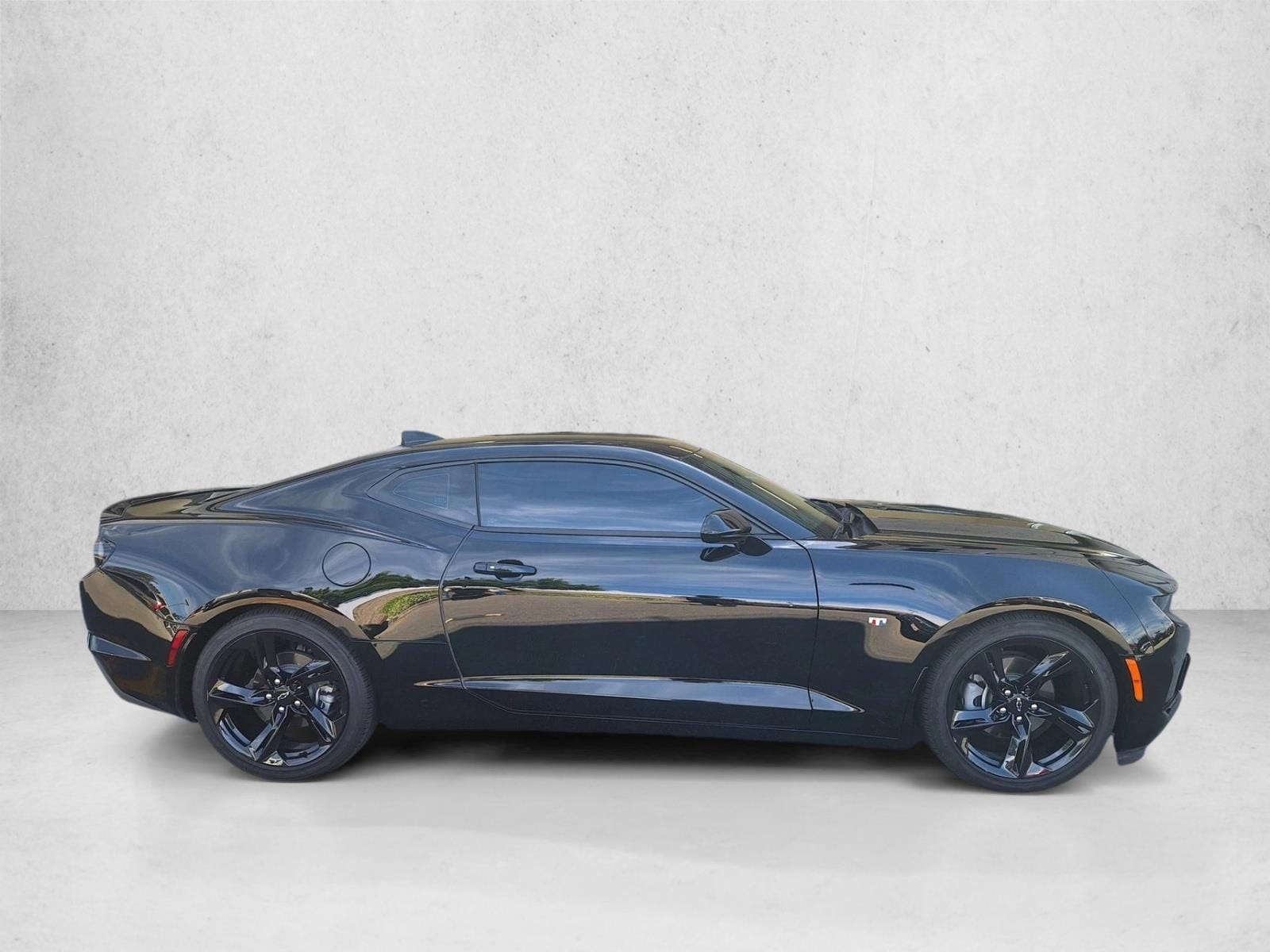 2023 Chevrolet Camaro photo 4