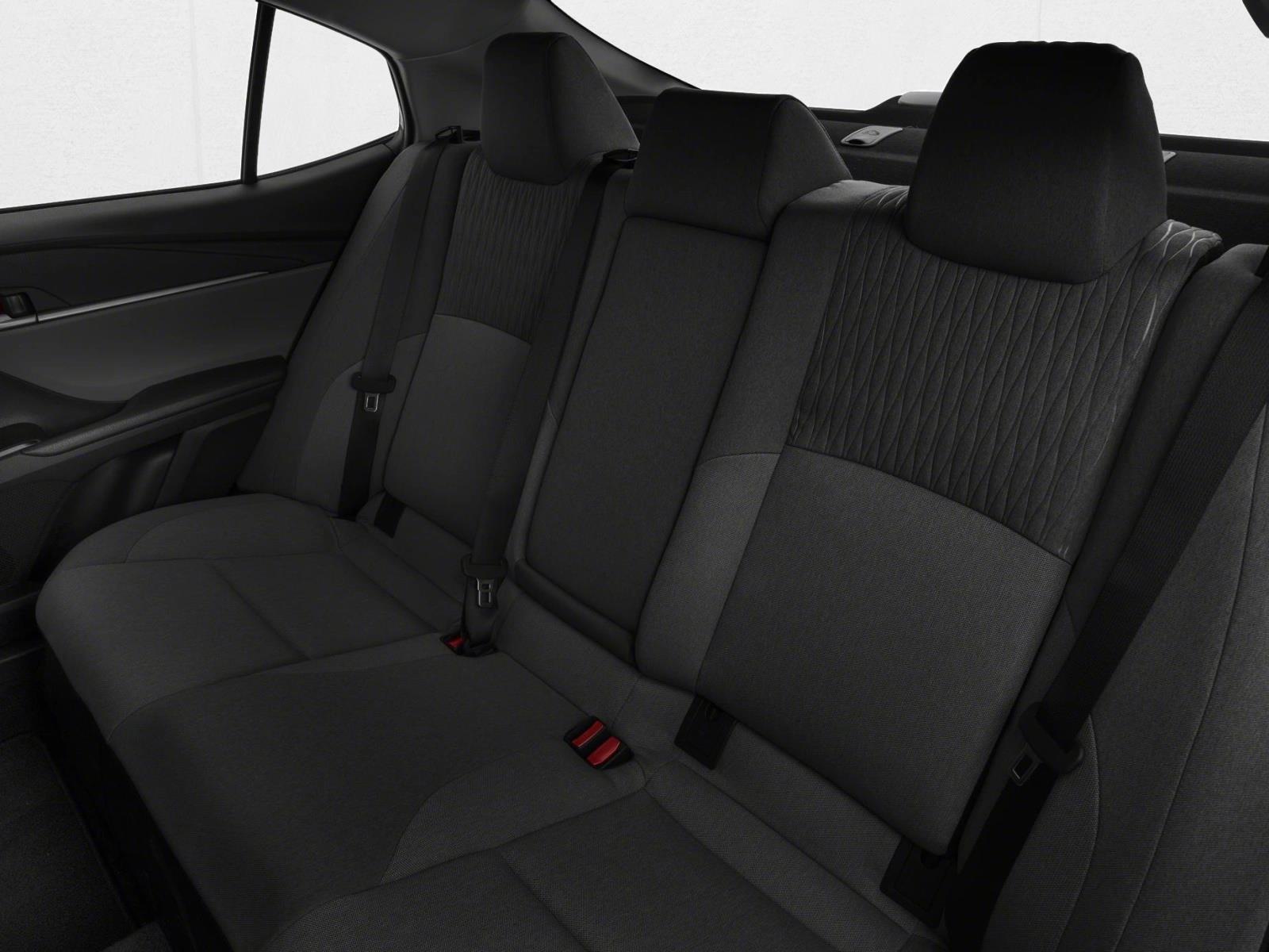 2026 Toyota Camry LE - Photo 9