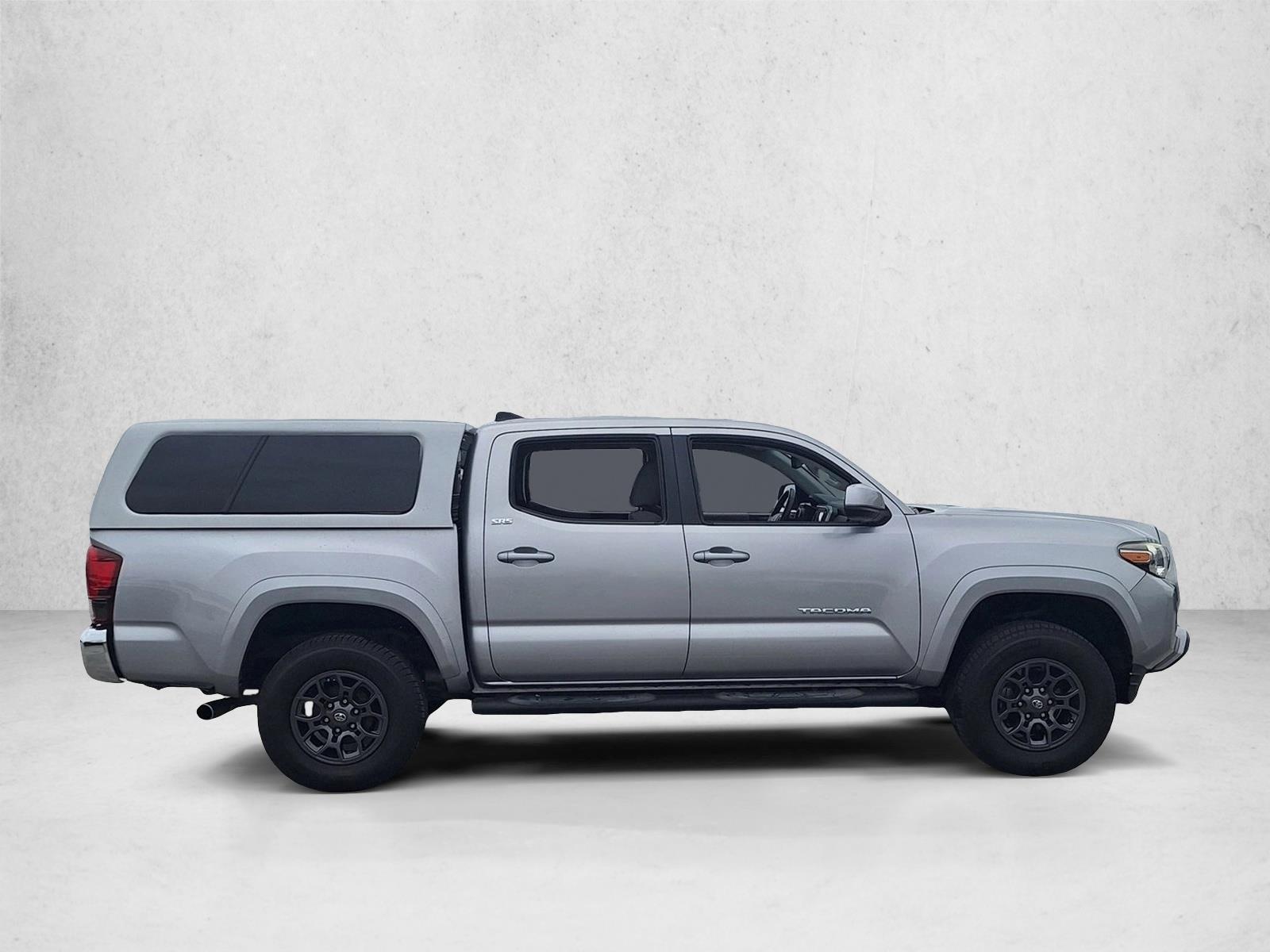 2018 Toyota Tacoma SR5 V6 photo 3