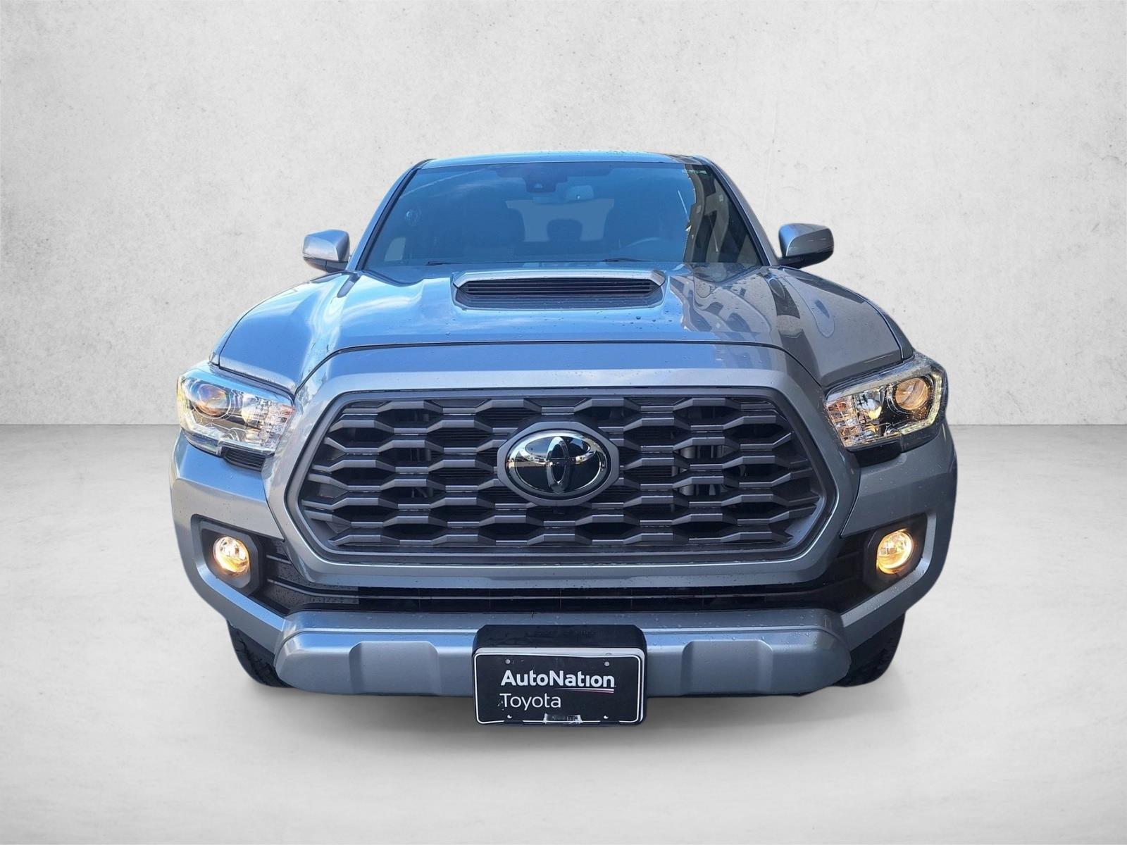 2020 Toyota Tacoma TRD Sport V6 photo 2