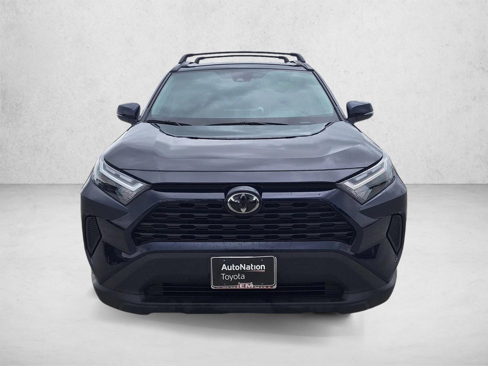 2025 Toyota RAV4 Hybrid XLE photo 3