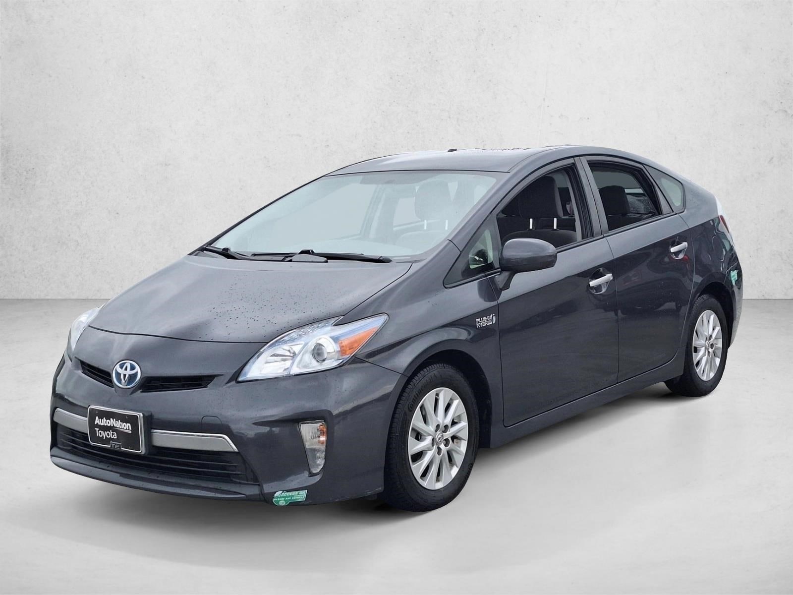 2015 Toyota Prius Plug-In Base's photo