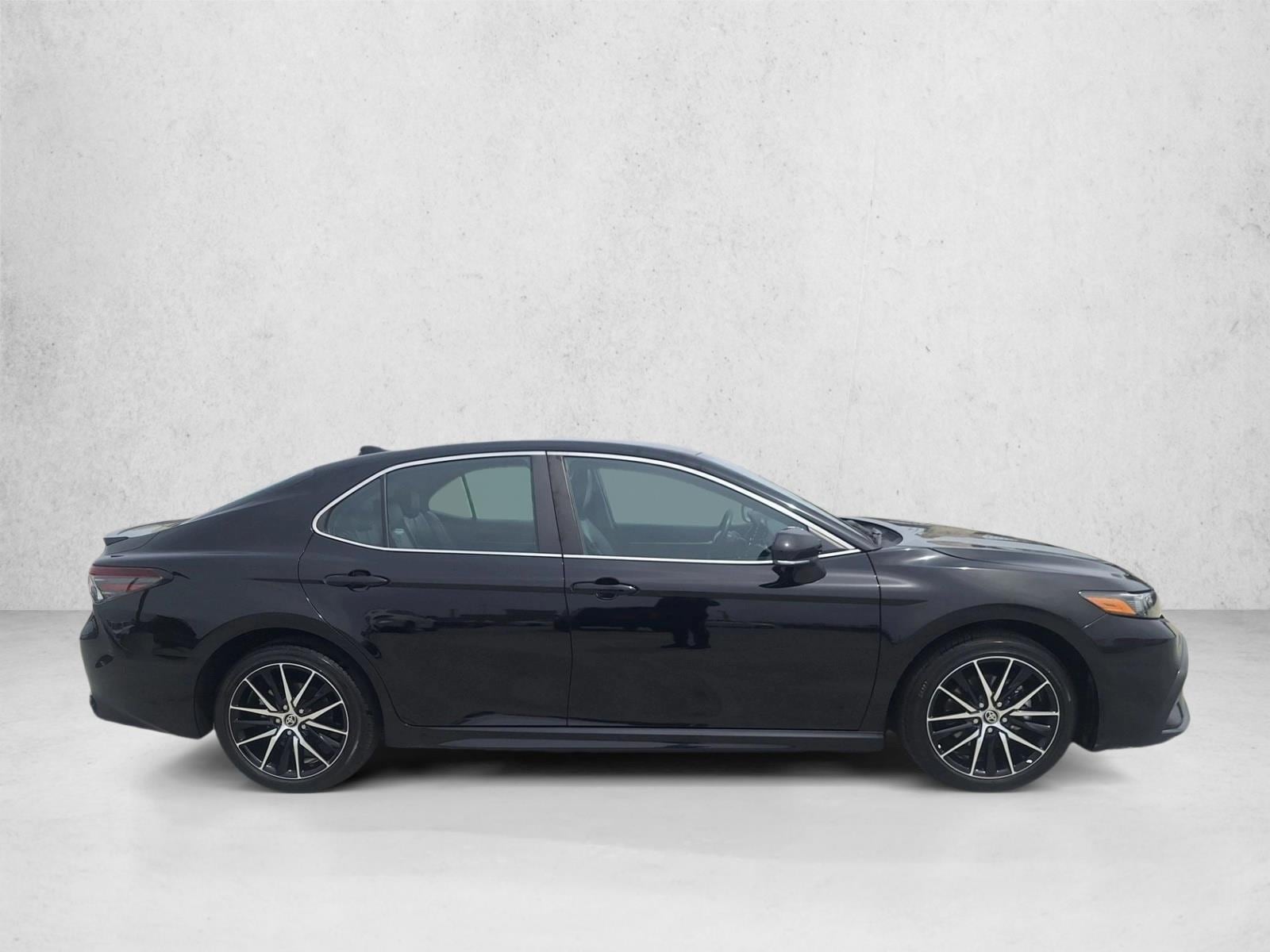 2024 Toyota Camry SE photo 4