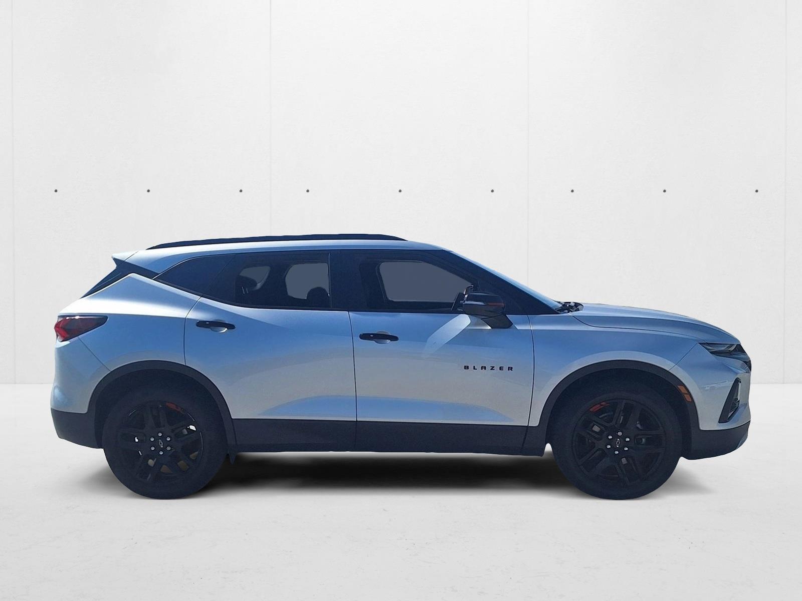 2021 Chevrolet Blazer 2LT photo 2