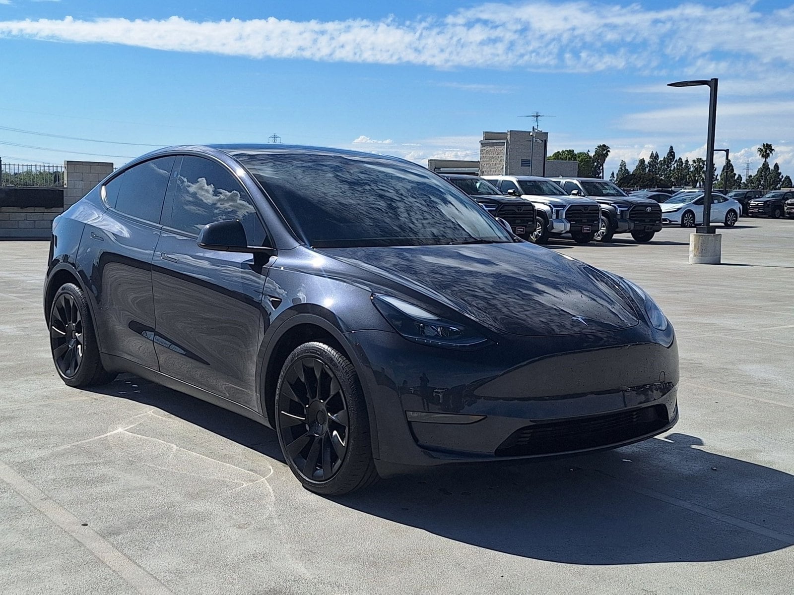 2024 Tesla Model Y Long Range photo 3